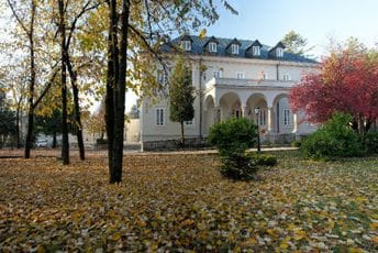 U nacionalnoj biblioteci na Cetinju nalaze se gotovo sva Šešeljeva 'djela' U nacionalnoj biblioteci na Cetinju nalaze se gotovo sva Šešeljeva 'djela'