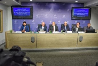 Savjet manje brojnih naroda pisao Spajiću: Predvidite mogućnost pomjeranja početka popisa za nekoliko dana u interesu kompletiranja svih uslova Savjet manje brojnih naroda pisao Spajiću: Predvidite mogućnost pomjeranja početka popisa za nekoliko dana u interesu kompletiranja svih uslova