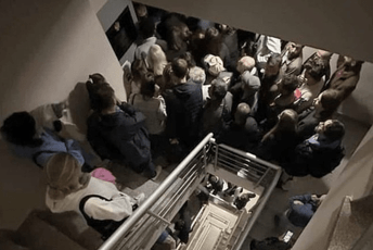 U Budvi se za prijavu boravka danas satima čekao red U Budvi se za prijavu boravka danas satima čekao red