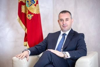 Šćekić razriješen sa pozicije ministra