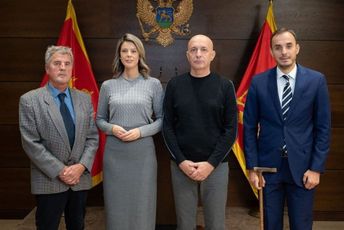 Poslanici URE sa Unijom slobodnih sindikata: Vratiti starosnu granicu za odlazak u penziju Poslanici URE sa Unijom slobodnih sindikata: Vratiti starosnu granicu za odlazak u penziju