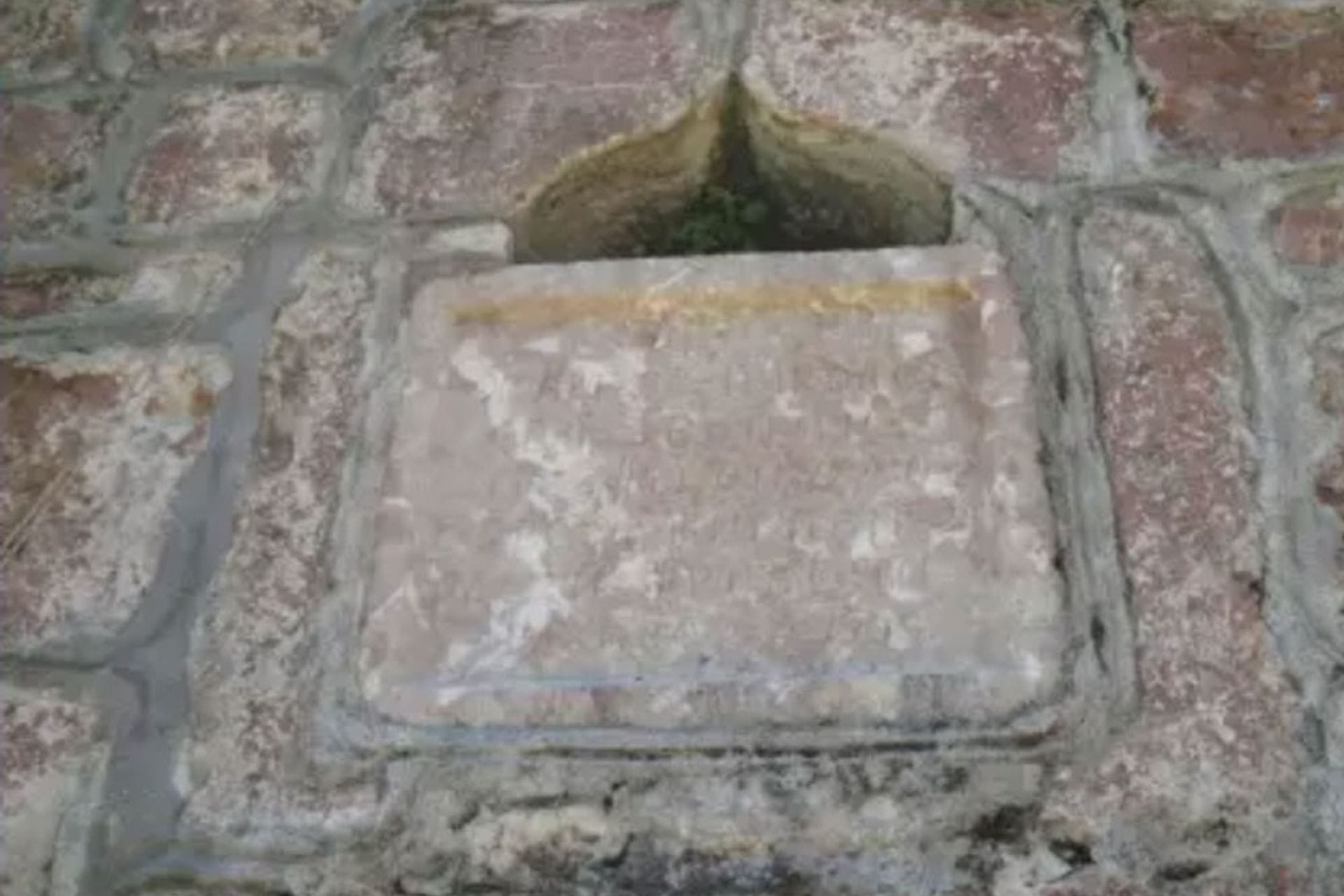 Fotografija 4: Zidaju se konaci dok vrijedne freske propadaju: Manastir Orahovo