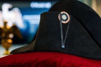 Na aukciji kapa Napoleona Bonaparte: Poznato i na koliko je procijenjena Na aukciji kapa Napoleona Bonaparte: Poznato i na koliko je procijenjena