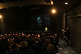 "Bio je prijatelj kojem se za ljubav nismo mogli odužiti": Komemoracija Žarku Lauševiću održana u Beogradu