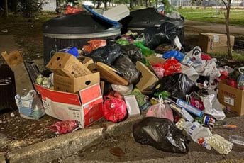 Čije je ovo naše smeće: Prepunjeni kontejneri u Bloku V, građani revoltirani neažurnošću gradskih službi