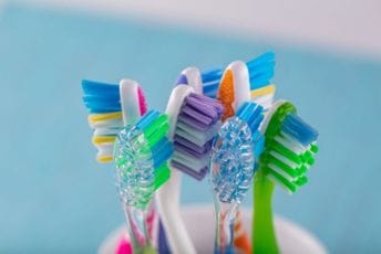 Lopovi u Njemačkoj ukrali 16.000 četkica za zube Lopovi u Njemačkoj ukrali 16.000 četkica za zube