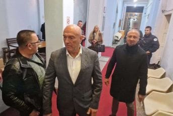 Carević: Brđanin i Knežević su mi rekli da moram ustupiti mašine za razbijanje barikada na Cetinju Marko Carević i Petar Knežević (desno)