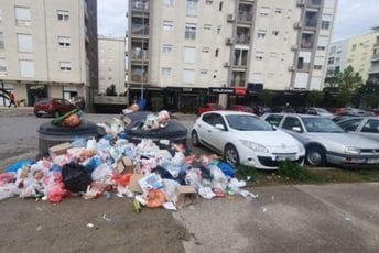 Podgorica: Gomila smeća kod vrtića, zabrinjavajuća slika koja bi trebalo da zvoni na uzbunu Podgorica: Gomila smeća kod vrtića, zabrinjavajuća slika koja bi trebalo da zvoni na uzbunu