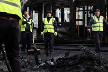 Bilans nereda u Dablinu: Desetine uhapšenih, višemilionska šteta, uništene prodavnice, ima i povrijeđenih Bilans nereda u Dablinu: Desetine uhapšenih, višemilionska šteta, uništene prodavnice, ima i povrijeđenih