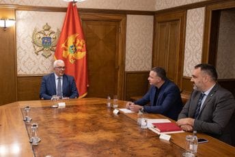 Drakić: Trpimo torturu i mobing; Rakočević: Trenutno ne postoji mogućnost da se izabere novi savjet Drakić: Trpimo torturu i mobing; Rakočević: Trenutno ne postoji mogućnost da se izabere novi savjet