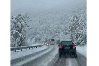 (VIDEO) Sniježni pokrivač prekrio put Cetinje-Budva (VIDEO) Sniježni pokrivač prekrio put Cetinje-Budva