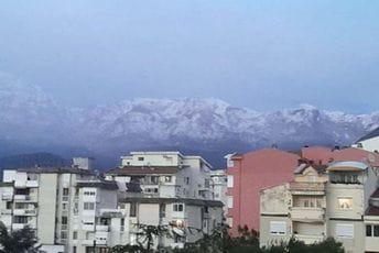 I planine oko Bara danas su pod snijegom I planine oko Bara danas su pod snijegom