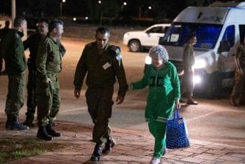 Nakon napetog odlaganja: Okončana druga razmjena talaca za palestinske zatvorenike Nakon napetog odlaganja: Okončana druga razmjena talaca za palestinske zatvorenike