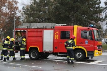 Požar u magacinu Elektronske industrije u Nišu Požar u magacinu Elektronske industrije u Nišu