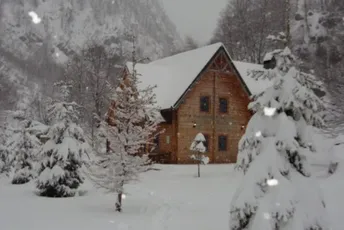 Albanija: Sela uz našu granicu već sedam dana nemaju struje Albanija: Sela uz našu granicu već sedam dana nemaju struje
