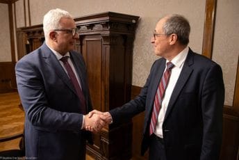 Mandić sa ambasadorom Švajcarske: Crna Gora posvećeno radi u ispunjavanju evropskih zahtjeva Mandić sa ambasadorom Švajcarske: Crna Gora posvećeno radi u ispunjavanju evropskih zahtjeva