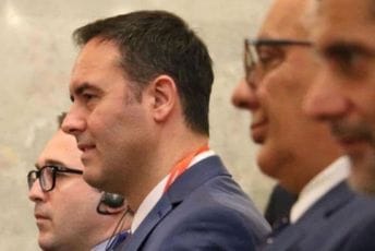 Što se desi u Budimpešti, ostaje u Budimpešti: Mandić rame uz rame s kolegom sa Kosova Što se desi u Budimpešti, ostaje u Budimpešti: Mandić rame uz rame s kolegom sa Kosova