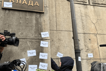 Beograd: Protest roditelja dece ubijene u školi, traže Memorijalni centar