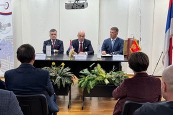 Privrednici iz Crne Gore i Srbije istakli neophodnost ukidanja barijera u prometu roba između dvije zemlj Privrednici iz Crne Gore i Srbije istakli neophodnost ukidanja barijera u prometu roba između dvije zemlj