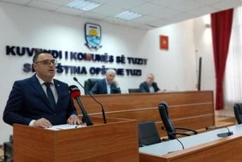 Đeljaj: Stari grb Dečića bio nametnut, komunistički, boje podsjećale na trobojku
