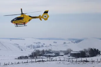 Zbog snijega u Engleskoj 2.500 potrošača bez struje, auto-putevi blokirani Zbog snijega u Engleskoj 2.500 potrošača bez struje, auto-putevi blokirani