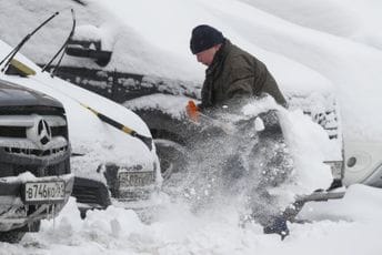 Snježne padavine blokirale Moskvu, u Sibiru temperature padaju do minus 56 Snježne padavine blokirale Moskvu, u Sibiru temperature padaju do minus 56