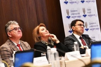 Radulović: Pored nacionalnih uraditi i zbirni izvještaj sa rezultatima svih pet državnih revizorskih institucija Radulović: Pored nacionalnih uraditi i zbirni izvještaj sa rezultatima svih pet državnih revizorskih institucija
