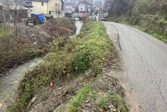 Klizište u bjelopoljskom naselju Lješnica prijeti da 74 kuće odvoji od svijeta