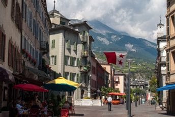 Švajcarska: Nepoznati napadač pucao na dvije lokacije i ubio dvoje ljudi, jedna osoba ranjena Švajcarska: Nepoznati napadač pucao na dvije lokacije i ubio dvoje ljudi, jedna osoba ranjena