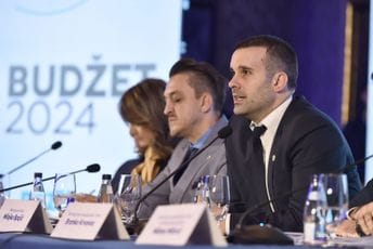 Spajić o povećanju zarada: Srećan sam čovjek ako nam je mjerilo uspjeha hoće li biti u novembru ili januaru Spajić o povećanju zarada: Srećan sam čovjek ako nam je mjerilo uspjeha hoće li biti u novembru ili januaru