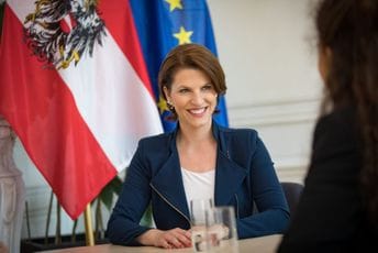 Edštadler: EU ne smije da primjenjuje različite standarde prema kandidatima za članstvo Edštadler: EU ne smije da primjenjuje različite standarde prema kandidatima za članstvo