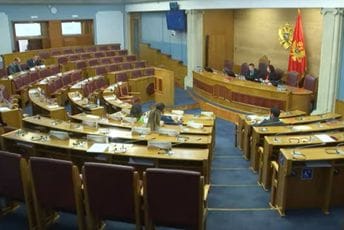 Formiran Odbor za sveobuhvatnu izbornu reformu, opozicija napustila skupštinsku salu Formiran Odbor za sveobuhvatnu izbornu reformu, opozicija napustila skupštinsku salu