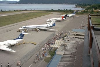 Na Aerodromu Tivat uhapšeno međunarodno traženo lice, u Crnu Goru doletjelo privatnim avionom