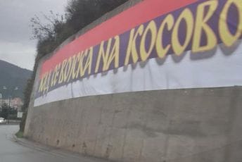 (VIDEO) Ratnohuškačka poruka "Kad se vojska na Kosovo vrati" i na ulazu u Budvu