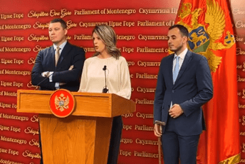 URA predala amandman na Budžet za povećanje plata prosvjetarima URA predala amandman na Budžet za povećanje plata prosvjetarima