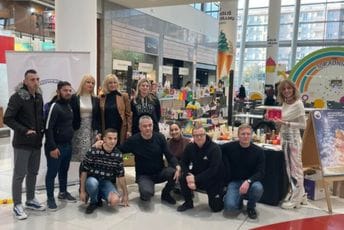 Borovinić-Bojović pozvala građane da posjete štand učenika Resursnog centra "1. jun" Borovinić-Bojović pozvala građane da posjete štand učenika Resursnog centra "1. jun"