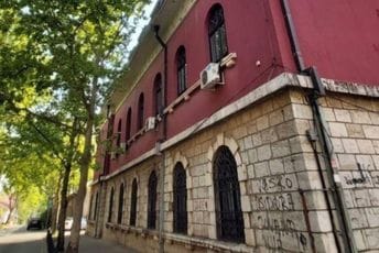 Vojinović: Neko će morati da odgovara za ugrožavanje zdravlja i kršenja prava djeteta Vojinović: Neko će morati da odgovara za ugrožavanje zdravlja i kršenja prava djeteta