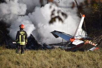 SAD: Avion se srušio na dalekovode, tri osobe poginule SAD: Avion se srušio na dalekovode, tri osobe poginule