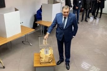 Glavni akter najveće nepravilnosti izbora u Srbiji je Dodik: Predsjednik RS ismijava zakon Glavni akter najveće nepravilnosti izbora u Srbiji je Dodik: Predsjednik RS ismijava zakon