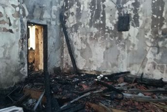 Bivši učenici i mještani Brčela i Crmnice pisali ministarkama: Obnoviti školu na mjestu izgorjelog manastirskog konaka