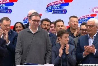 U štabu SNS-a: I Mandić slavi sa Vučićem