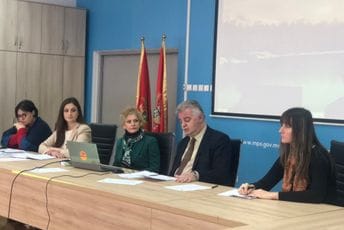 Bojović: Stručno obrazovanje doprinosi ekonomskom razvoju države, nedostaju vješte zanatlije, majstori, električari... Bojović: Stručno obrazovanje doprinosi ekonomskom razvoju države, nedostaju vješte zanatlije, majstori, električari...