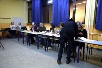 Šef posmatrača SE: Istina o izborima u Srbiji šokantna; EU: Vlast da vjerodostojno izvijesti o nepravilnostima Šef posmatrača SE: Istina o izborima u Srbiji šokantna; EU: Vlast da vjerodostojno izvijesti o nepravilnostima