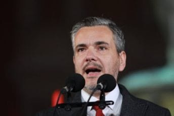 Obradović: Brojne neregularnosti obilježile izbore, kupovina glasova, dupli spiskovi, dovođenje glasača iz drugih država... Obradović: Brojne neregularnosti obilježile izbore, kupovina glasova, dupli spiskovi, dovođenje glasača iz drugih država...