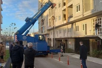 Nema uslova: Lamela C neće biti srušena danas Nema uslova: Lamela C neće biti srušena danas