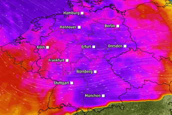 Uragan Zoltan približava se Njemačkoj, očekuju se udari vjetra od preko 100 kilometara na sat Uragan Zoltan približava se Njemačkoj, očekuju se udari vjetra od preko 100 kilometara na sat