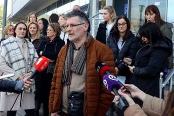 ,,Prosvjetni putnici“ traže novac od kupovine štampe Sa jučerašnjeg protesta