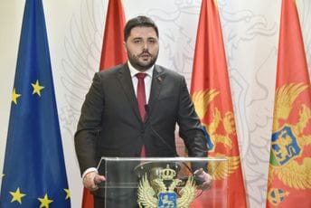 Vlada usvojila Predlog zakona o upravljanju otpadom; Crna Gora se pridružuje razvijenim zemljama po pitanju upravljanja otpadom i zaštite životne sredine Vlada usvojila Predlog zakona o upravljanju otpadom; Crna Gora se pridružuje razvijenim zemljama po pitanju upravljanja otpadom i zaštite životne sredine