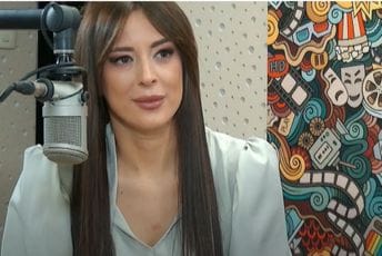 Božović: Dok sam govorila pjesmu "Ima li đe" u Beogradu - ljudi su ustali Božović: Dok sam govorila pjesmu "Ima li đe" u Beogradu - ljudi su ustali