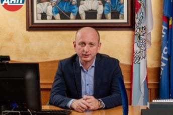 Knežević: Rekonstrukcija vlade moguća u julu, DNP spremna za razgovore